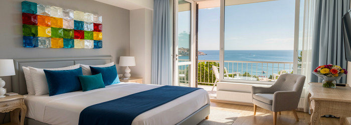 HOTELL
