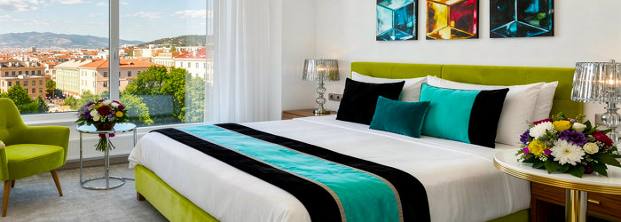 HOTELL