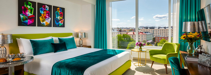 HOTELL