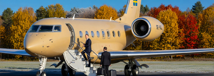 TAXIFLYG TILL RIGA